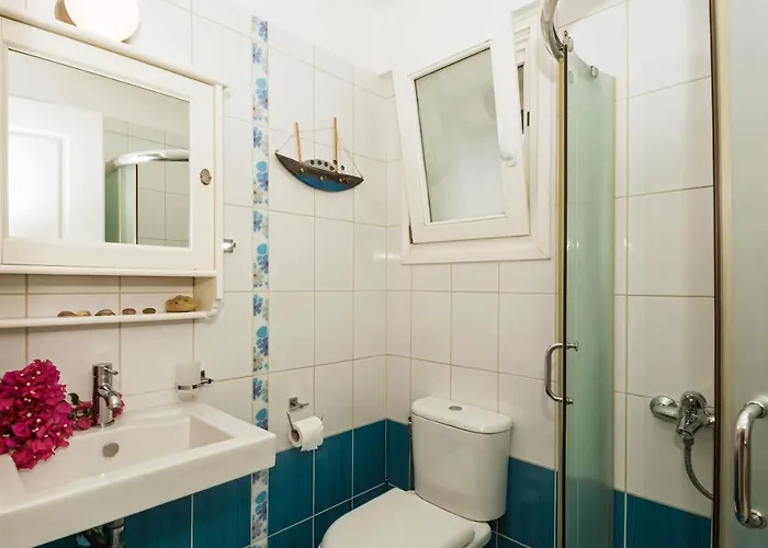 Bay Sea Houses. Avlémonasz