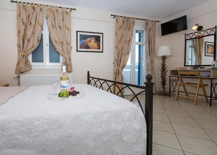 Bay Sea Houses. Avlémonasz